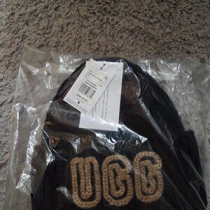 UGG Crafted Ribbed Beanie